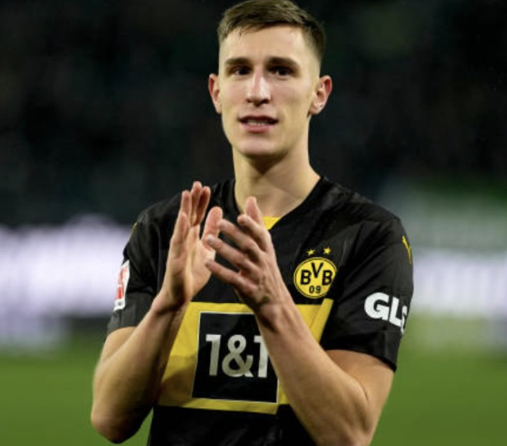 拜仁高层力挺引援施洛特贝克，球员未来去向成焦点